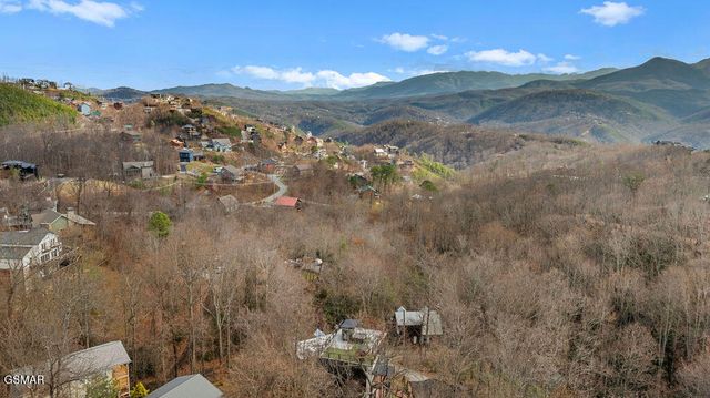 1211 Big Oak Court, Gatlinburg, TN 37738