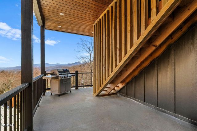 1211 Big Oak Court, Gatlinburg, TN 37738