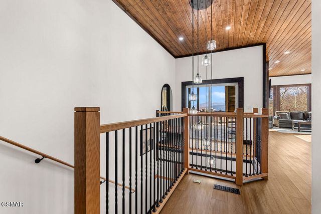 1211 Big Oak Court, Gatlinburg, TN 37738