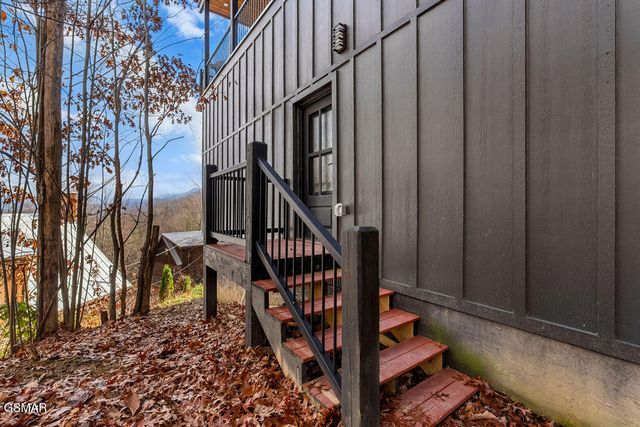 1211 Big Oak Court, Gatlinburg, TN 37738