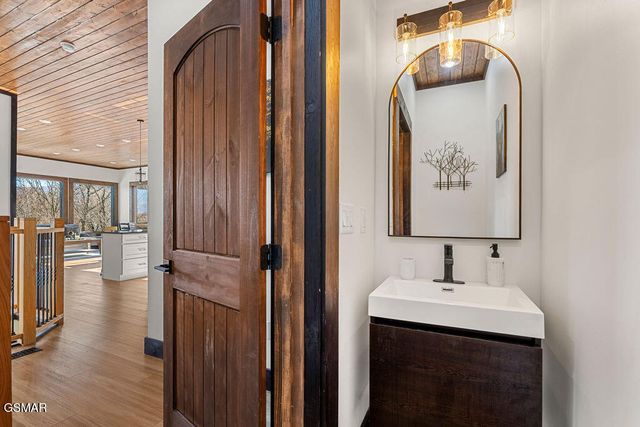 1211 Big Oak Court, Gatlinburg, TN 37738