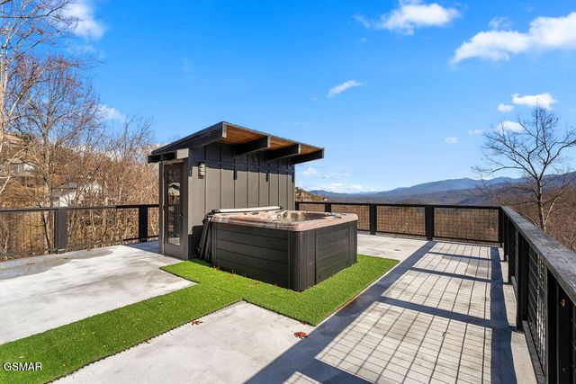 1211 Big Oak Court, Gatlinburg, TN 37738