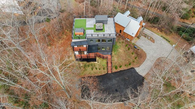 1211 Big Oak Court, Gatlinburg, TN 37738