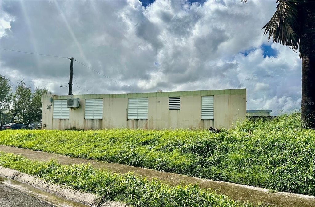 Image 2 of property listing at K172 Manzanilla K172 MANZANILLA PRADERAS DE CEIBA NORTE, Juncos, PR 00777