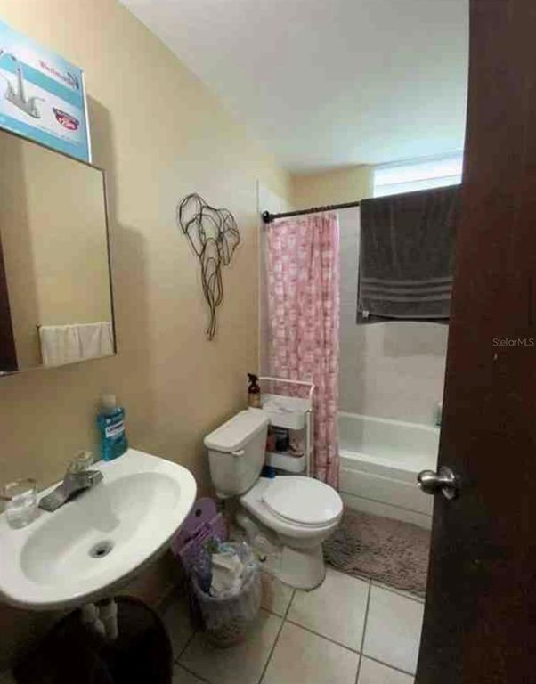 Image 7 of property listing at K172 Manzanilla K172 MANZANILLA PRADERAS DE CEIBA NORTE, Juncos, PR 00777