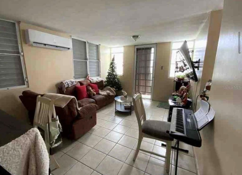 Image 9 of property listing at K172 Manzanilla K172 MANZANILLA PRADERAS DE CEIBA NORTE, Juncos, PR 00777