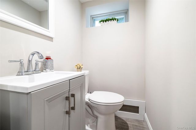 2778 King Street, Oceanside, NY 11572