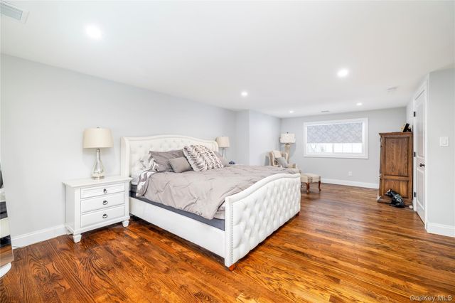 2778 King Street, Oceanside, NY 11572