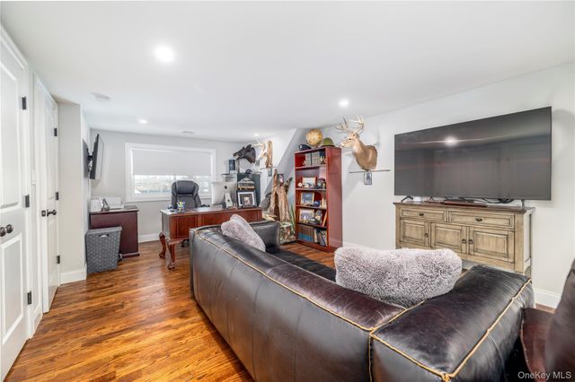 2778 King Street, Oceanside, NY 11572