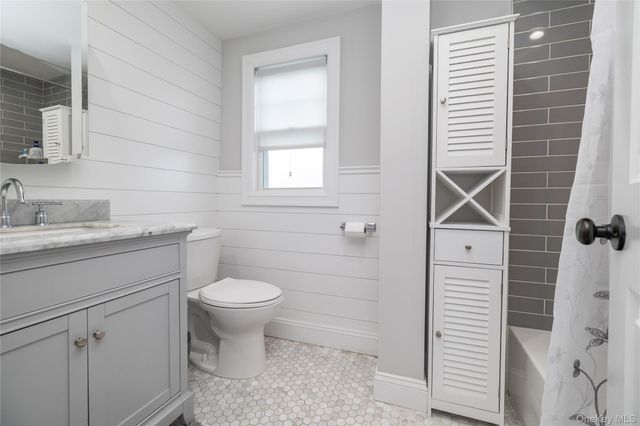 2778 King Street, Oceanside, NY 11572