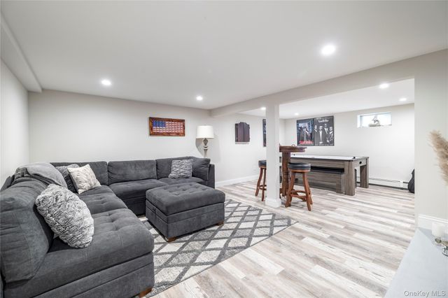 2778 King Street, Oceanside, NY 11572