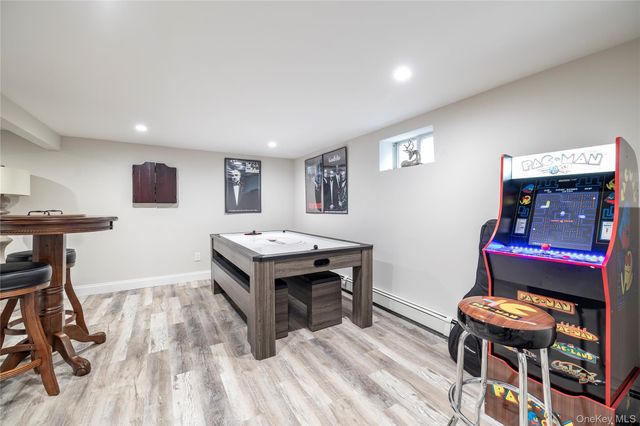 2778 King Street, Oceanside, NY 11572