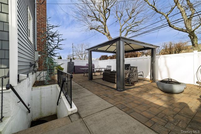 2778 King Street, Oceanside, NY 11572