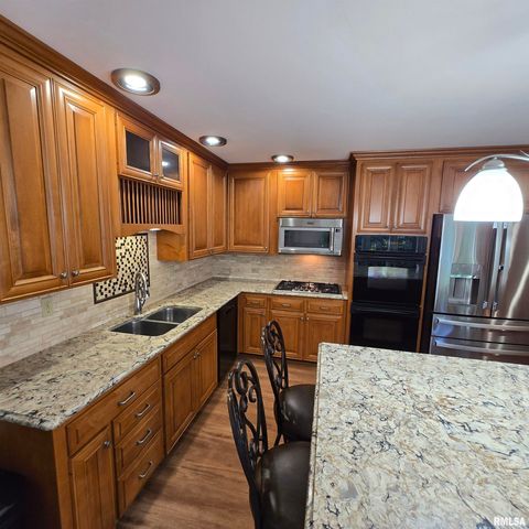 309 W EAGLE NEST Road, Dunlap, IL 61525