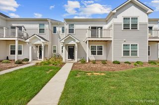 462 Comstock Road, South Elgin, IL 60177
