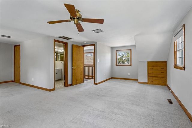 16 Pine LN, Hampton, VA 23664