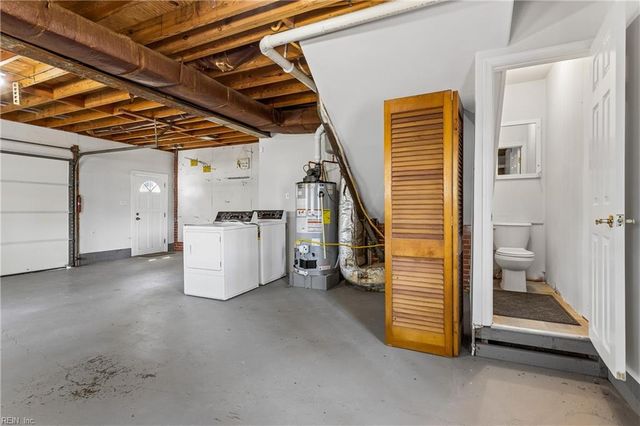 16 Pine LN, Hampton, VA 23664