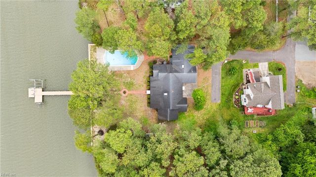16 Pine LN, Hampton, VA 23664