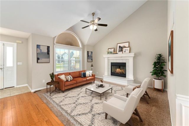 11915 N Holmes Court, Kansas City, MO 64155