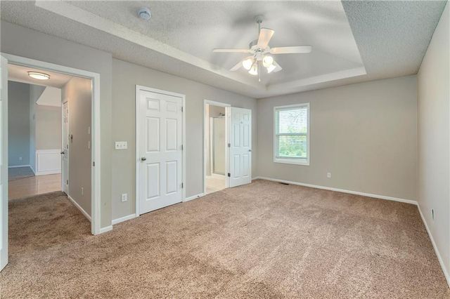 11915 N Holmes Court, Kansas City, MO 64155