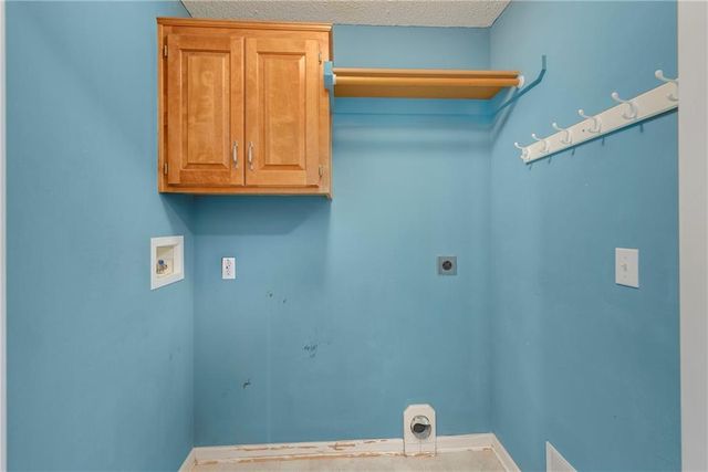 11915 N Holmes Court, Kansas City, MO 64155