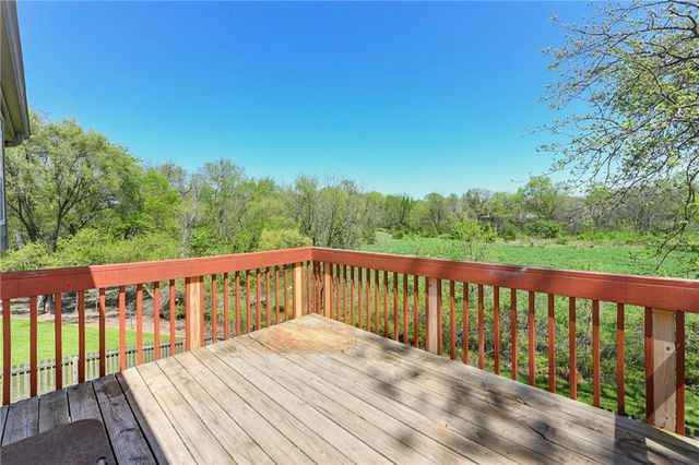 11915 N Holmes Court, Kansas City, MO 64155