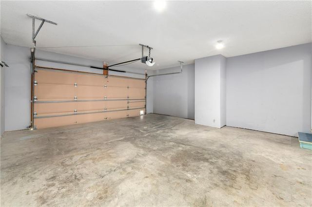 11915 N Holmes Court, Kansas City, MO 64155