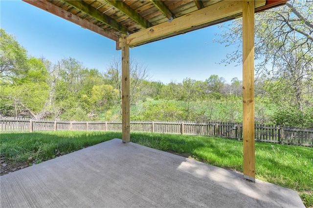 11915 N Holmes Court, Kansas City, MO 64155