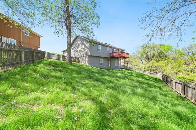 11915 N Holmes Court, Kansas City, MO 64155