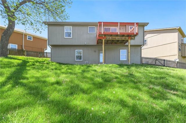 11915 N Holmes Court, Kansas City, MO 64155