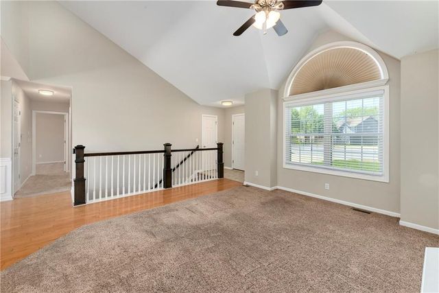 11915 N Holmes Court, Kansas City, MO 64155