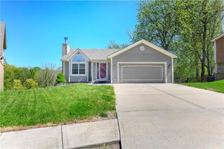 11915 N Holmes Court, Kansas City, MO 64155