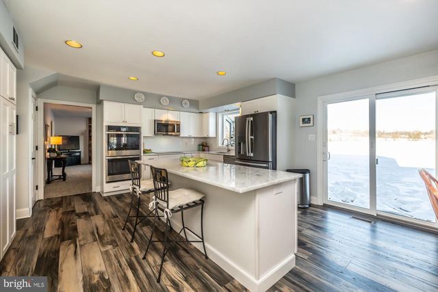 1002 MANSION VIEW DR, West Chester, PA 19382