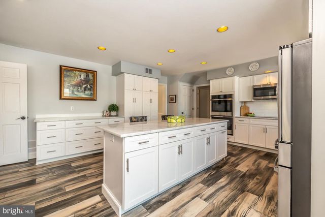 1002 MANSION VIEW DR, West Chester, PA 19382