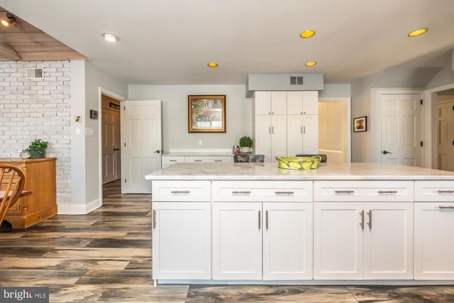 1002 MANSION VIEW DR, West Chester, PA 19382