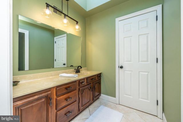 1002 MANSION VIEW DR, West Chester, PA 19382