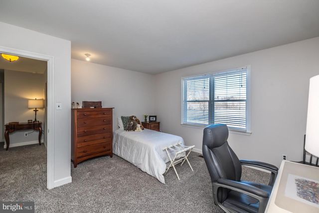 1002 MANSION VIEW DR, West Chester, PA 19382