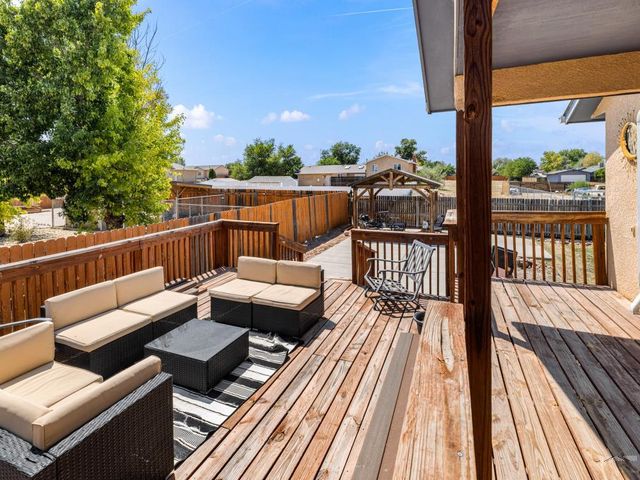 411 S Oak Creek Dr, Pueblo West, CO 81007
