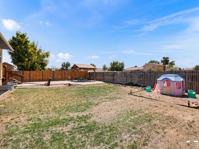 411 S Oak Creek Dr, Pueblo West, CO 81007