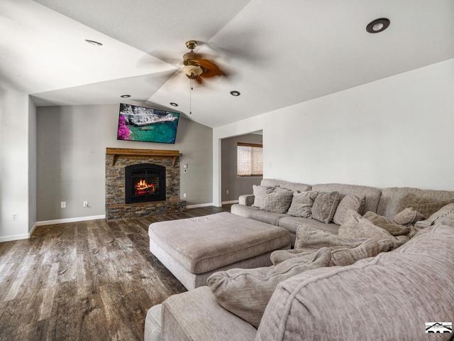 411 S Oak Creek Dr, Pueblo West, CO 81007