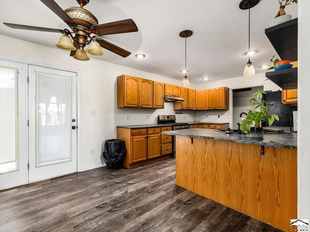 411 S Oak Creek Dr, Pueblo West, CO 81007