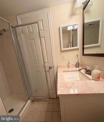 1015 HOPKINS CT, Southampton, PA 18966