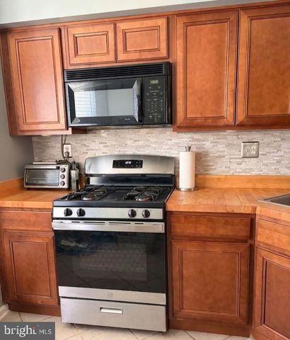 1015 HOPKINS CT, Southampton, PA 18966