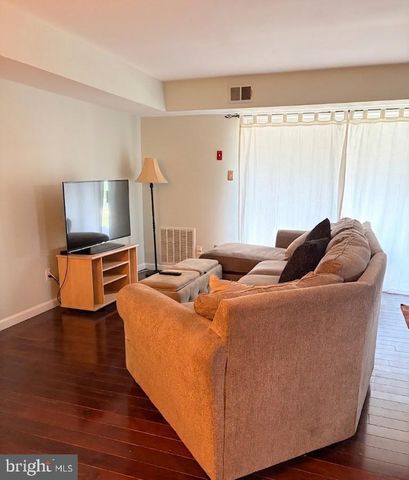 1015 HOPKINS CT, Southampton, PA 18966