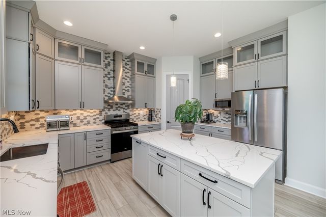7080 S Palmyra Road, Canfield, OH 44406