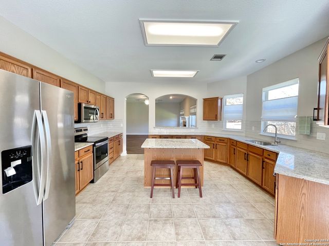 18310 Redwood, San Antonio, TX 78259