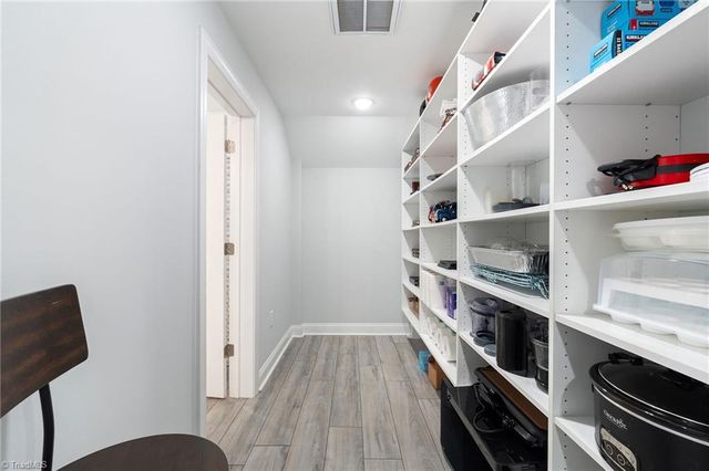 5461 Meadowlark Court, Winston-salem, NC 27106