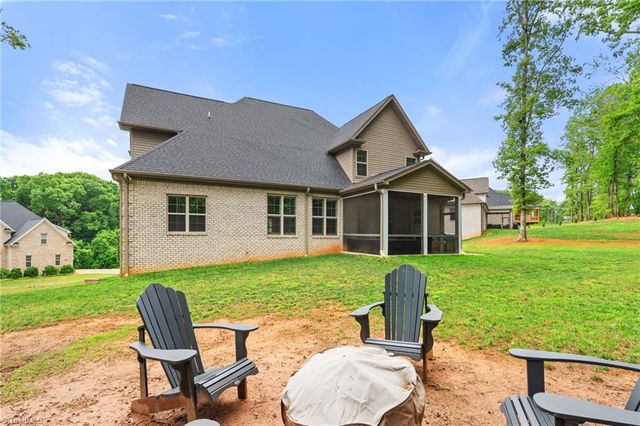 5461 Meadowlark Court, Winston-salem, NC 27106