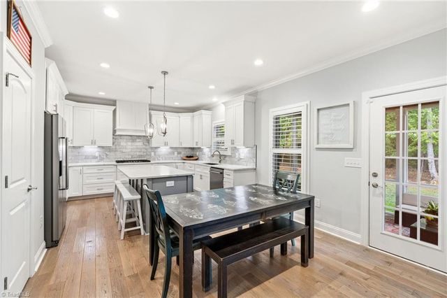 5461 Meadowlark Court, Winston-salem, NC 27106