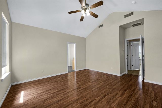 20621 SW Lee Blvd, Indiahoma, OK 73552
